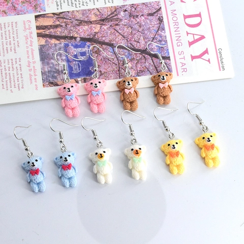 Boucles d'Oreilles Pendantes en Résine Ours Dessin Animé Avec Nœud Papillon Couleur Macaron Pour Femmes Filles Bijoux