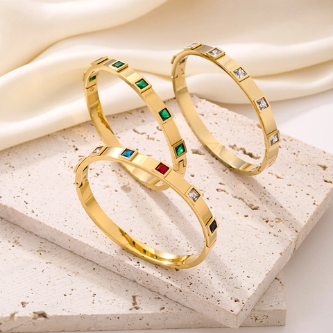 Brazalete de Acero de Titanio Chapado en Oro para Mujer Geométrico Incrustado con Zirconia de Colores Corte Cuadrado Joyería