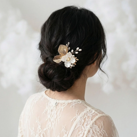 Peine De Pelo De Novia Hecho A Mano Aleación Perla Artificial Diamante De Imitación Flor Concha Hoja Tocado De Boda Mujeres