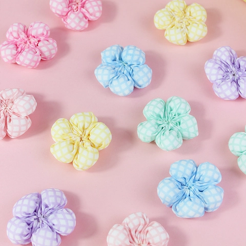 Accessoires DIY Fleur en Tissu Gingham Brodé à la Main Patch Floral à Cinq Pétales Rembourré pour Vêtements Chaussures Décor