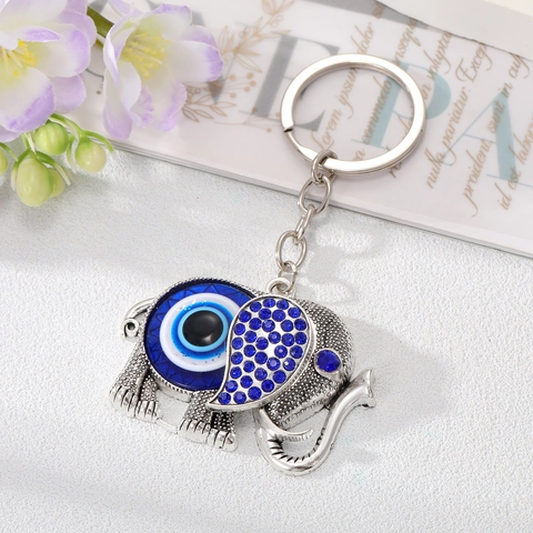 Vintage Ethnic Elephant Keychain Evil Eye Pendant Rhinestone Inlaid Alloy Key Ring Bag Hanging Decoration Retro Jewelry Gift