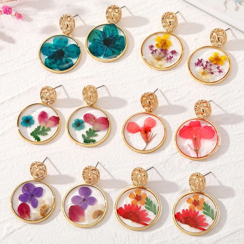 Vintage Gold Alloy Real Dried Flower Stud Earrings Transparent Resin Daisy Floral Earrings For Women Pastoral Style Jewelry