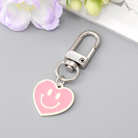 Simpatico Portachiavi a Forma di Cuore con Faccina Sorridente Pendente per Borsa in Lega di Smalto Accessorio Cartone Animato