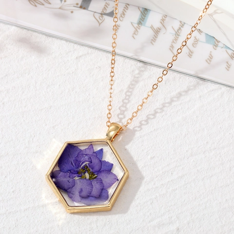Collier Pendentif Hexagonal Géométrique en Résine Transparente Avec Fleurs Séchées Naturelles Bijoux Botaniques Femme