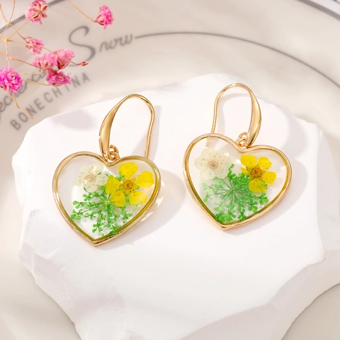 Boucles d'Oreilles Cœur Transparent en Résine avec Fleurs Séchées pour Femmes Marguerites Réelles Crochet Or Bijoux