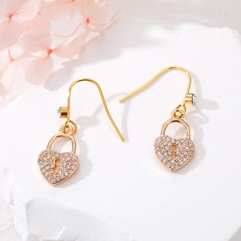 Fashion Alloy Rhinestone Hook Earrings For Women Gold Plated Butterfly Rose Bear Heart Star Moon Dangle Earring Jewelry Accessory