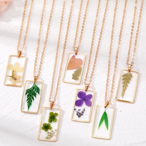 Collier Pendentif en Résine Fleurs Séchées Réelles Alliage d'Or Géométrique Bohème Bijoux Floraux Transparents pour Femmes