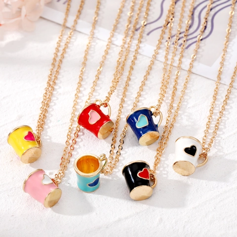 Mignon Collier Pendentif Gobelet en Alliage Émail Avec Chaîne Dorée Motif Coeur Bijoux Pendentif Tasse à Café Cadeau Femme
