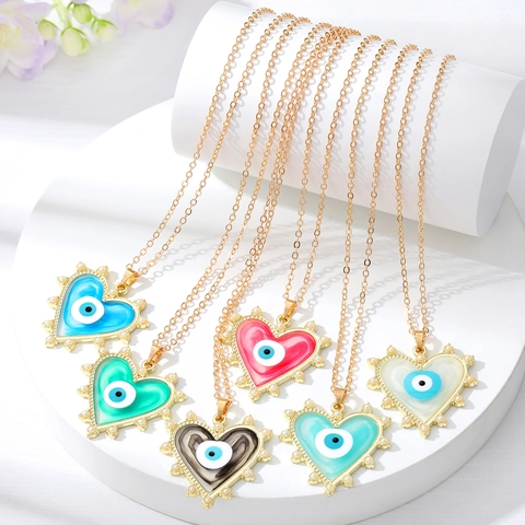 Vintage Heart Evil Eye Pendant Necklace Gold Alloy Faux Artificial Pearl Inlaid Enamel Turkish Eye Chain For Women Jewelry Gift
