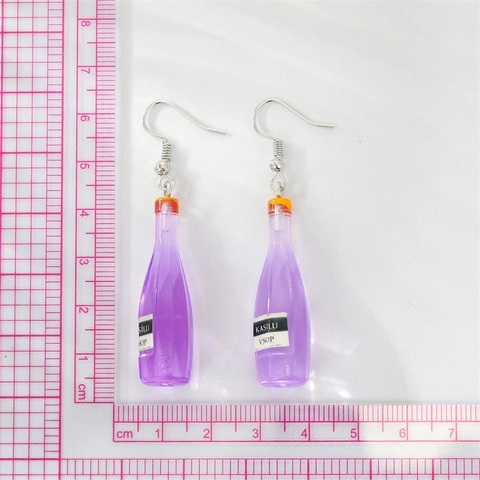 Boucles d'Oreilles Pendantes Créatives en Résine Bouteille de Vin pour Femmes Simulation de Bouteille d'Alcool Colorée Bijoux