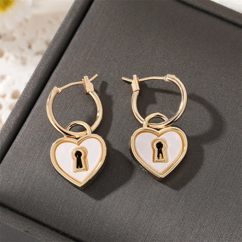 Orecchini a Cerchio a Cuore Vintage per Donna Lega Placcata Oro Smalto Goccia d'Olio Dolci Orecchini Romantici a Forma di Cuore Con Strass
