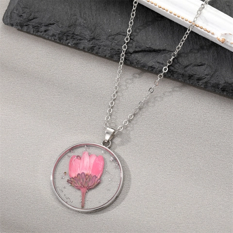 Natural Real Dried Flower Resin Pendant Necklace Small Fresh Sunflower Daisy Specimen Jewelry For Women Pastoral Style Gift