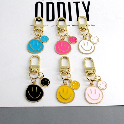 Llavero de Cara Sonriente Colorido de Moda para Mujer Lindo Goteo de Aceite Plástico Resina Colgante Doble Llavero Accesorios para Bolsos