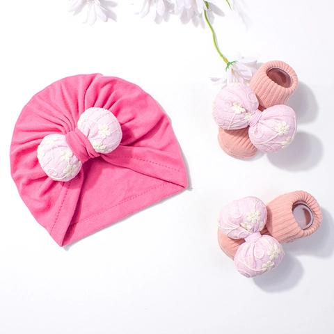 Set Berretto e Calzini per Neonato Cappello a Turbante con Fiocco Ricamo Floreale Maglia a Coste Copricapo Caldo per Neonati