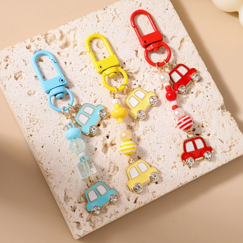 Llavero de Coche de Dibujos Animados de Aleación Con Perla Artificial Strass Esmalte Abalorios Colgante para Bolso Accesorio de Llavero de Coche Unisex