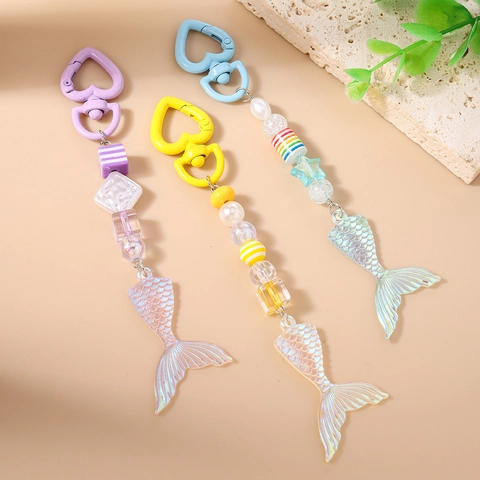 Fashion Mermaid Tail Beaded Keychain Heart Clasp Iridescent Fish Tail Bag Pendant Resin Plastic Artificial Pearl Jewelry