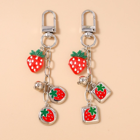 Cute Simulation Strawberry Keychain Zinc Alloy Enamel Fruit Bag Charm Square Round Tag Silver Metal Keyring Gift For Women Girls