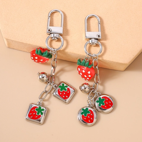 Cute Simulation Strawberry Keychain Zinc Alloy Enamel Fruit Bag Charm Square Round Tag Silver Metal Keyring Gift For Women Girls