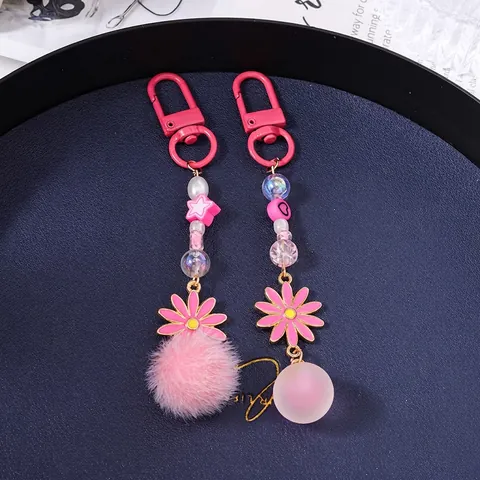Portachiavi con Perline a Forma di Fiore Rosa Dolce Cuore Stella Pendente per Borsa con Palla di Pelliccia Sintetica Donna
