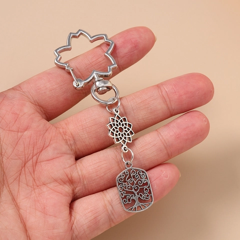 Portachiavi Vintage in Lega di Zinco Albero della Vita Fiore Cavo Gancio Sakura Ciondolo per Borsa Accessorio Gioielli Regalo