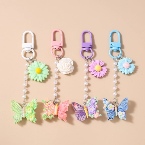 Llavero de Resina Margarita Rosa Flor Mariposa Dulce Cadena de Perlas Artificiales de Imitación Colgante de Bolso para Mujeres Niñas Floral Llavero