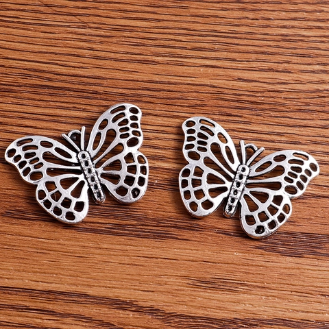 Alloy Hollow Butterfly Charms For DIY Jewelry Making Necklaces Bracelets Retro Silver Animal Design Pendants Accessories