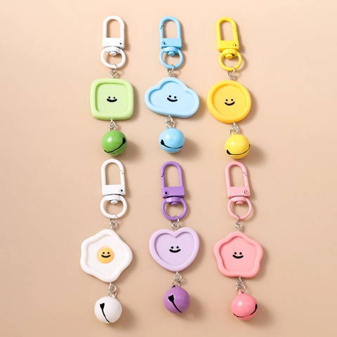 Lindo Llavero de Resina Cara Sonriente Con Cascabel Color Macaron Corazón Nube Huevo Frito Estrella Colgante de Bolso Regalo Mujer Niños