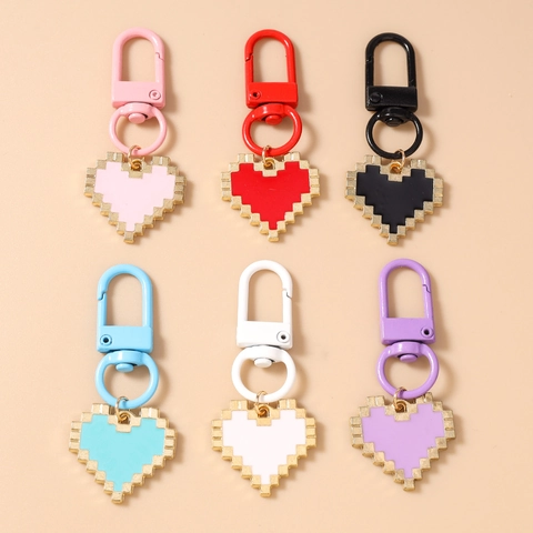 Pixel Heart Keychain Retro 8-Bit Gaming Style Alloy Enamel Heart Keyring Bag Charm For Women Men Accessories Gift