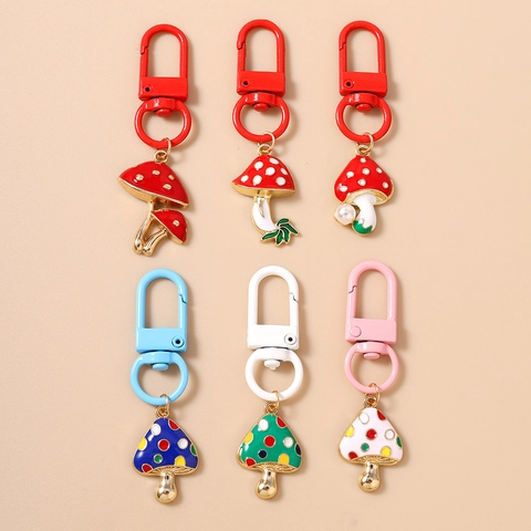 Simpatico Portachiavi a Fungo in Cartone Animato Smalto Lega di Zinco Pois Ciondolo a Fungo per Decorazione Borsa Regalo Donna