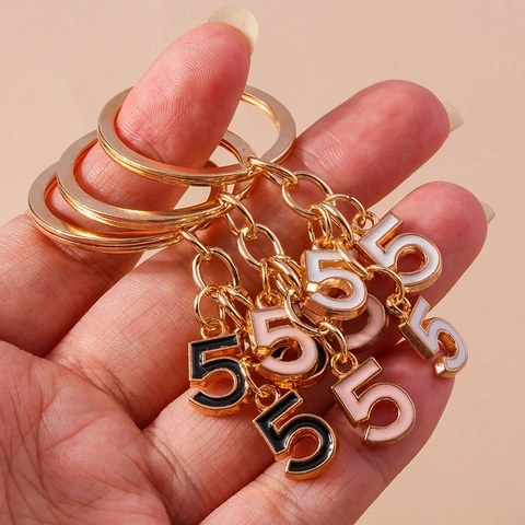 Llavero de Número 5 para Mujer Aleación de Zinc Esmalte Colgante de Bolso Moda Chapado en Oro Anillo de Llaves Joyería Regalo