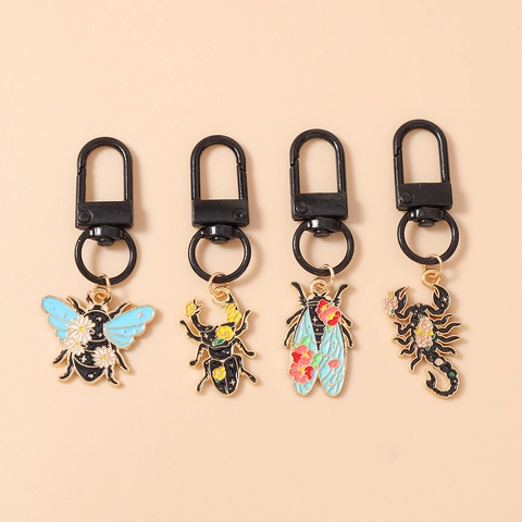 Portachiavi in Lega di Zinco con Insetti e Fiori in Smalto Ciondolo per Borsa a Forma di Scarabeo Scorpione Ape Cicala Moda Pastorale Donna Regalo