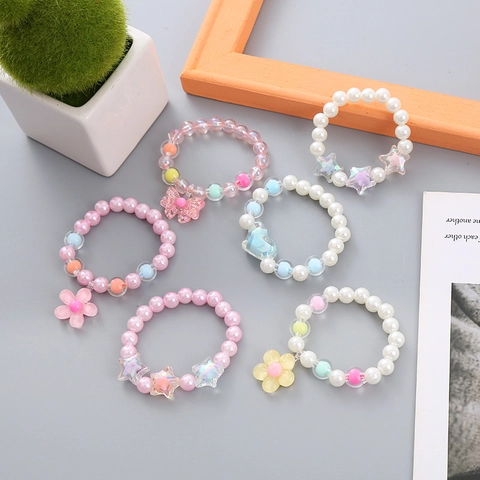Kids Beaded Bracelet Girls Handmade Elastic Resin Bracelet Artificial Pearl Hand Chain With Heart Star Cartoon Pendants Jewelry Gift