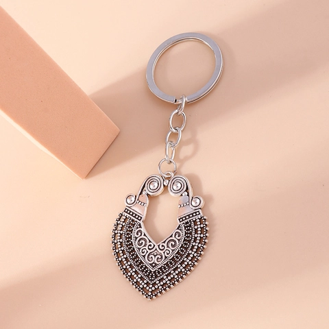 Portachiavi a Cuore Cavo Vintage in Lega di Zinco Argento Antico Cuore Traforato Ciondolo per Borsa Gioielli Regalo per Donna
