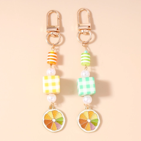 Porte-clés Perlé Fruits Doux d'Été Pour Femmes Alliage Résine Cube Damier Imitation Künstliche Perle Tranche de Citron Pendentif de Sac
