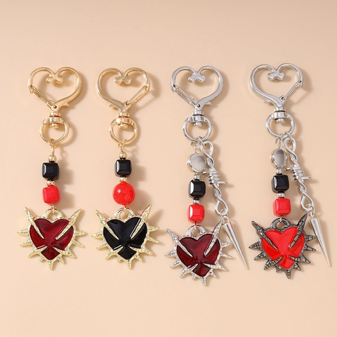 Llavero de Corazón de Espinas Gótico Aleación de Zinc Colgante de Bolso de Espada Punk Corazón de Esmalte Rojo Negro para Hombre Mujer