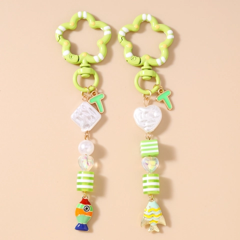 Fashion Multicolor Beaded Goldfish Keychain With Letter T Enamel Animal Bag Charm Striped Acrylic Key Ring For Women Gift