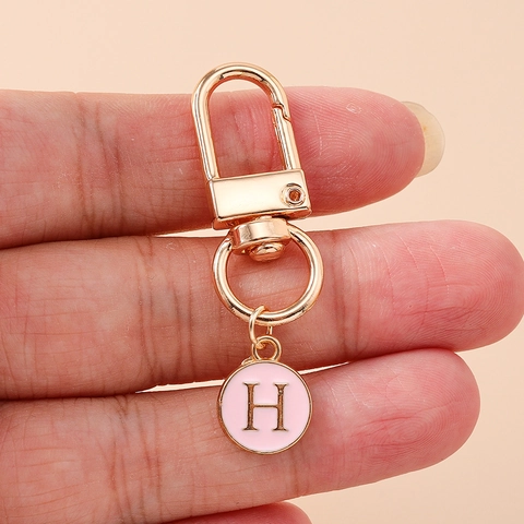 Gold Überzogene Metall Buchstaben Schlüsselanhänger Emaille Alphabet Runder Anhänger Taschenanhänger Für Damen Mädchen Schmuck