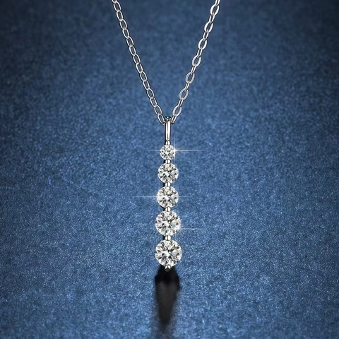 Elegante Collana in Rame Placcato Argento Con Pendente Lineare a Cinque Pietre in Zirconia Catena a Croce Gioielli Donna Regalo