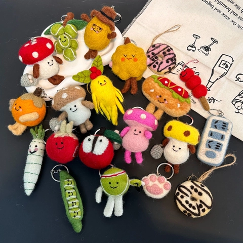 Handmade Wool Felt Keychain Cute Fruit Vegetable Food Bag Charm Pendant For Women Kids Gift