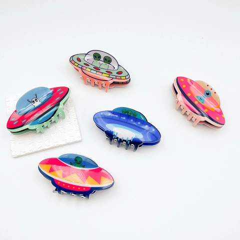 Handmade Cute Cartoon Alien UFO Shape PVC Hair Claw Clip Unique Individual Style Space Themed Hair Grip Accessory For Kids