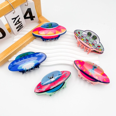 Handmade Cute Cartoon Alien UFO Shape PVC Hair Claw Clip Unique Individual Style Space Themed Hair Grip Accessory For Kids