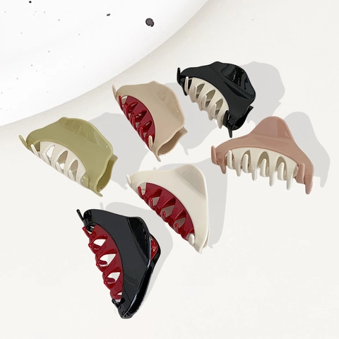 Acrylic Geometric Triangle Shark Clip Color Blocking Simple Sophisticated Hair Claw For Women Daily Styling Headwear Accessory
