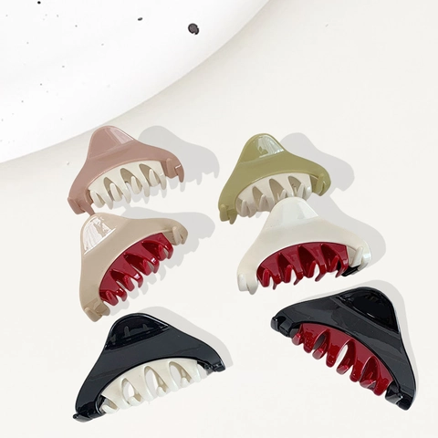 Acrylic Geometric Triangle Shark Clip Color Blocking Simple Sophisticated Hair Claw For Women Daily Styling Headwear Accessory