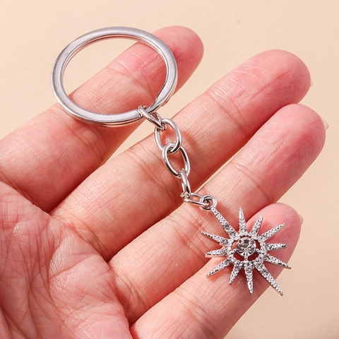 Fashion Zinc Alloy Rhinestone Hollow Sun Starburst Keychain Geometric Key Ring Bag Pendant Gift For Women Jewelry