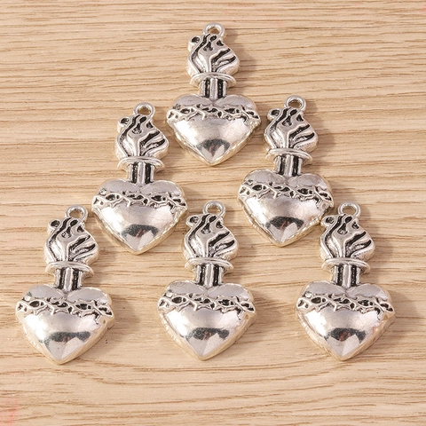 Ciondoli Sacro Cuore Argento Antico Lega di Zinco Vintage Cuore con Fiamme per DIY Creazione Gioielli Portachiavi Collana Accessori