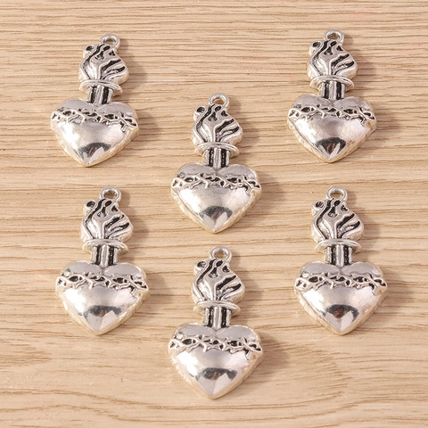Ciondoli Sacro Cuore Argento Antico Lega di Zinco Vintage Cuore con Fiamme per DIY Creazione Gioielli Portachiavi Collana Accessori