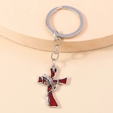 Portachiavi con Croce e Teschio Gothic Punk Smalto Rosso Metallo Portachiavi per Ciondolo Zaino Accessori Festa di Halloween