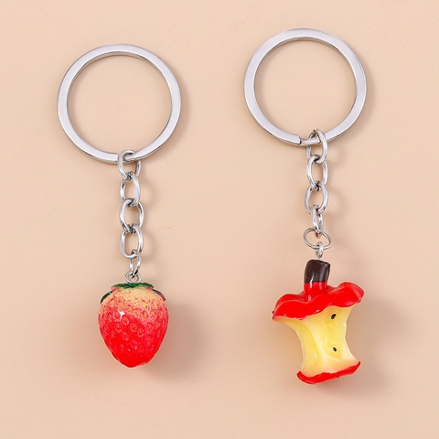 Llavero de Fruta de Simulación Realista Colgante de Resina Fresa Corazón de Manzana Adorno de Mochila Regalo Creativo Accesorio de Moda