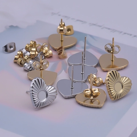 Orecchini a Bottone Irregolari a Forma di Cuore Con Strisce Raggianti per Donna Acciaio Inossidabile 304 Placcatura Oro Argento