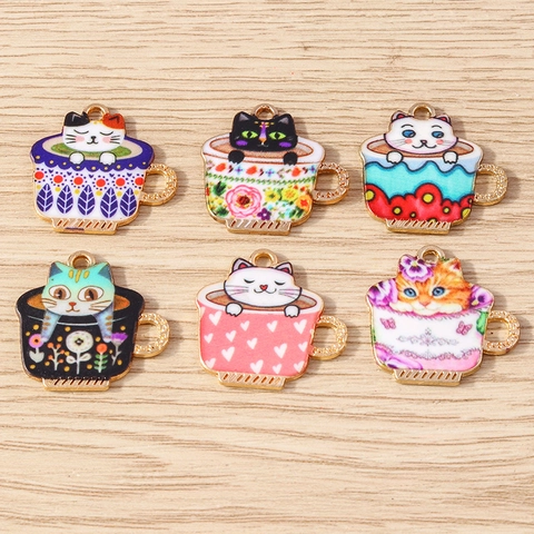 Pendentifs en Alliage Émaillé Chat Dans Une Tasse à Thé Dessin Animé Chaton Accessoires de Bijoux DIY pour Bracelet Collier
